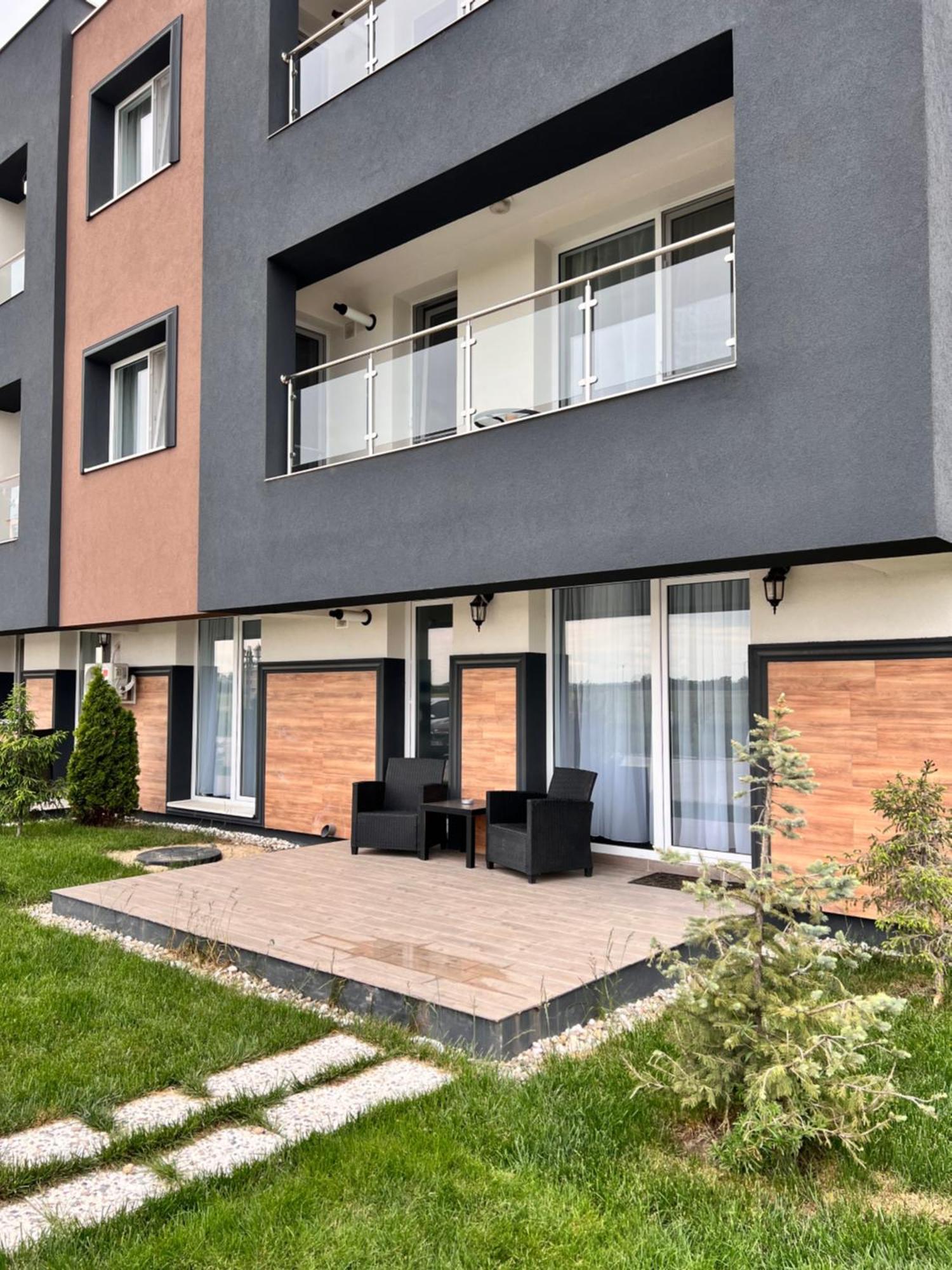 Sun Apartments Otopeni Buitenkant foto